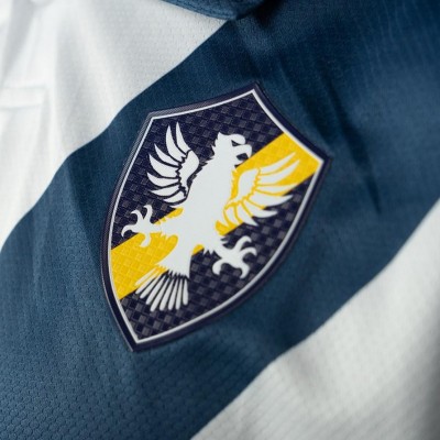 Camisa Retrô - Branca com Listra Azul - 2023/24 - Foto 1