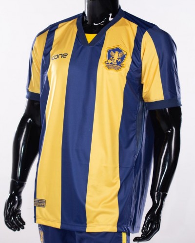 https://retrofcbrasil.com.br/tim.php?src=uploads/images/2024/02/32-camisa-retro-listrada-padrao-2021-22-1709244216.jpg&w=400&h=500