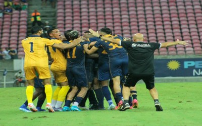 COM GOL DE SALOMÃO NOS MINUTOS FINAIS, RETRÔ VENCE E SAI NA FRENTE NA BRIGA PELA VAGA NA FINAL  COM GOL DE SALOMÃO NOS MINUTOS FINAIS, RETRÔ VENCE E SAI NA FRENTE NA BRIGA PELA VAGA NA FINAL